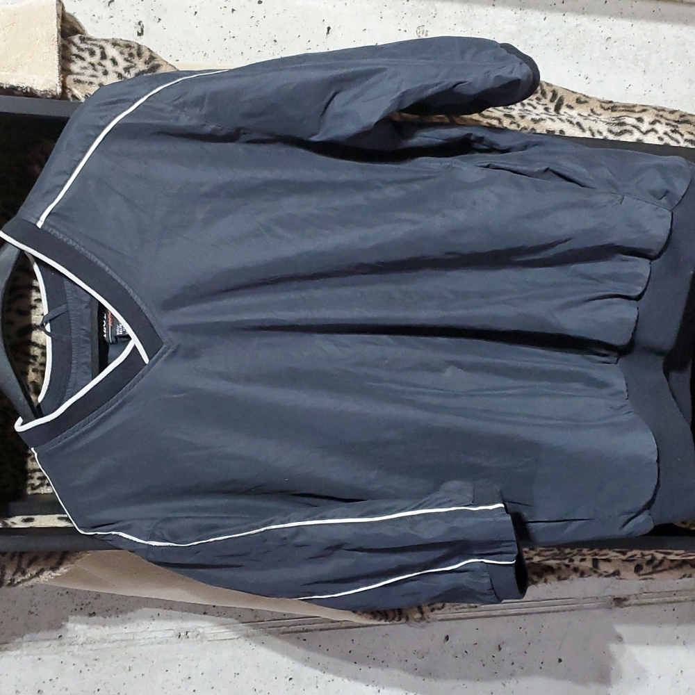 Izod pullover rain trisleeve jacket.